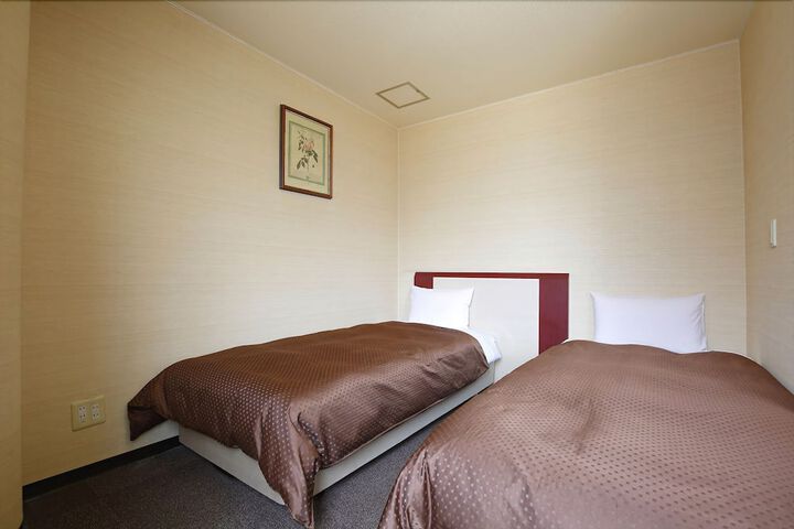 Room 16 of 46