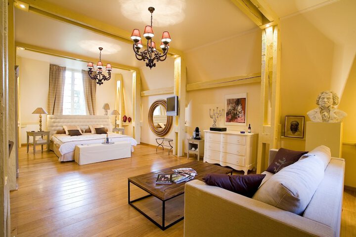 Room 5 of 42