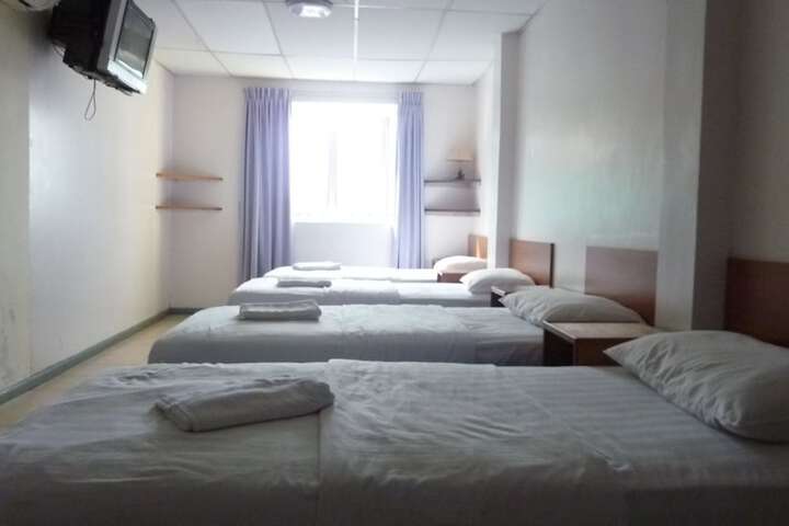 Room 10 of 17