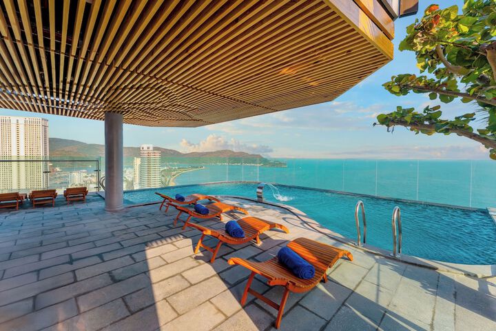 Sundeck 83 of 83