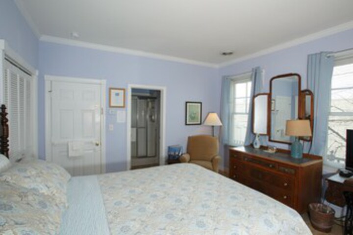 Room 127 of 253