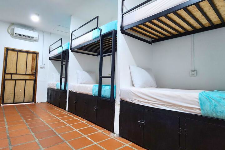 Room 27 of 104