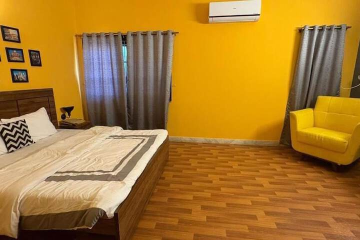 Room 4 of 14