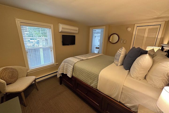 Room 114 of 297