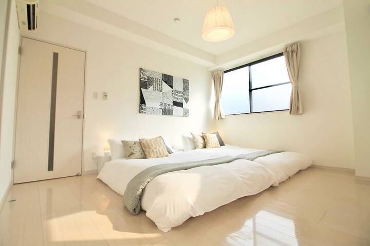 Room 2 of 36
