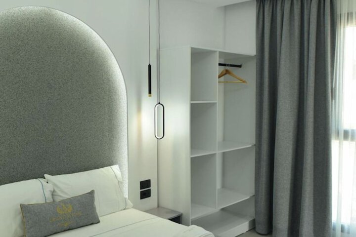 Room 17 of 164