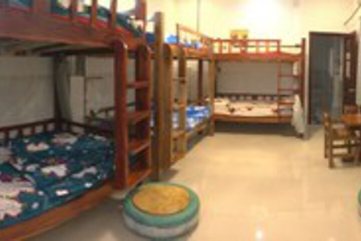 Room 25 of 44