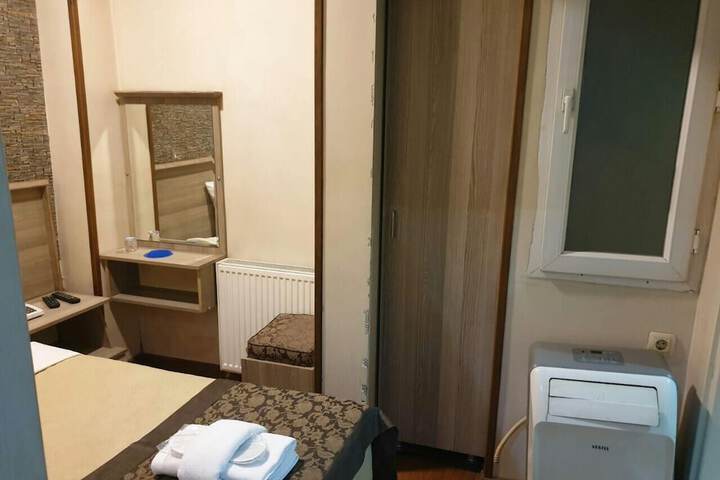 Room 13 of 15