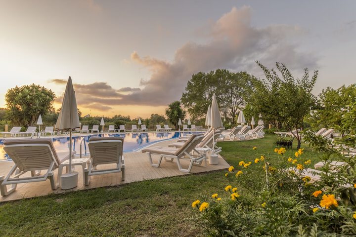 Pools & Facilities