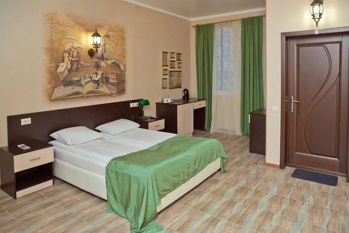 Room 5 of 15