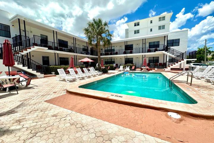 Exterior of Napoli Belmar Resort