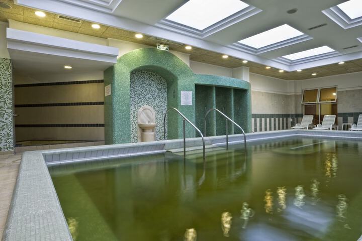 Pool 21 of 43