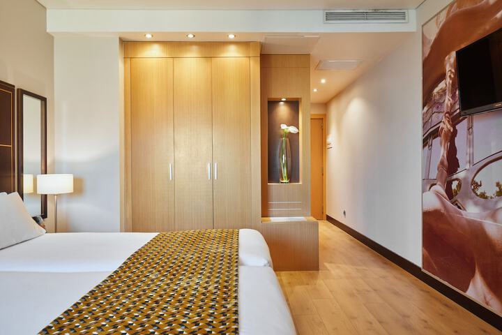 Room 28 of 59