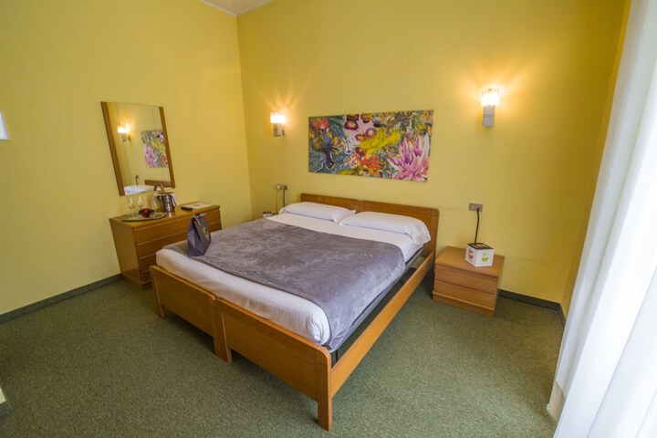 Room 22 of 93