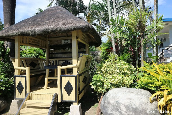 Hotel Exterior 40 of 43