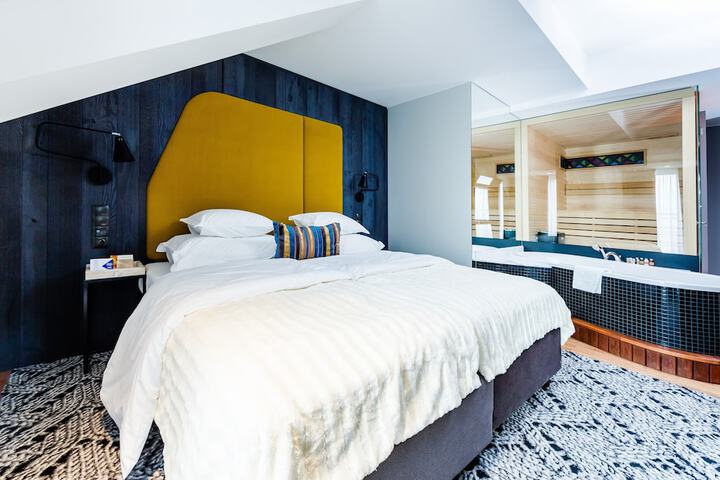 Room 8 of 46