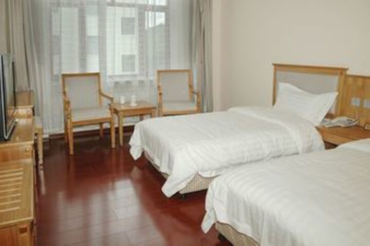 Room 11 of 20