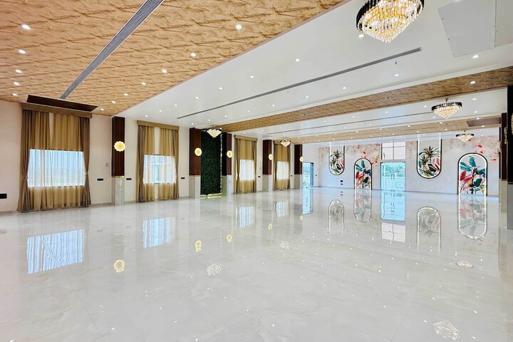 Ballroom/Hall 156 of 176