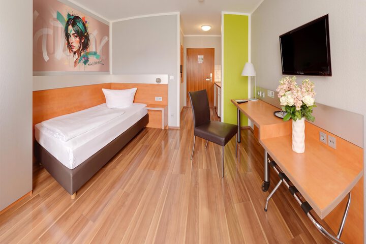 Room 32 of 55