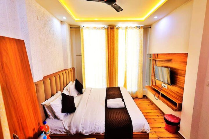 Room 3 of 7