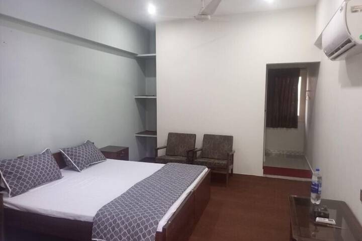 Room 7 of 19