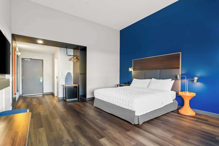 1 King Bed with Walk in Shower (4 of 12)