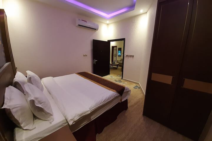 Room 6 of 65