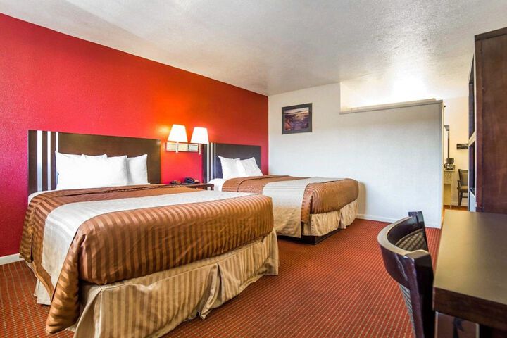 Room 17 of 36