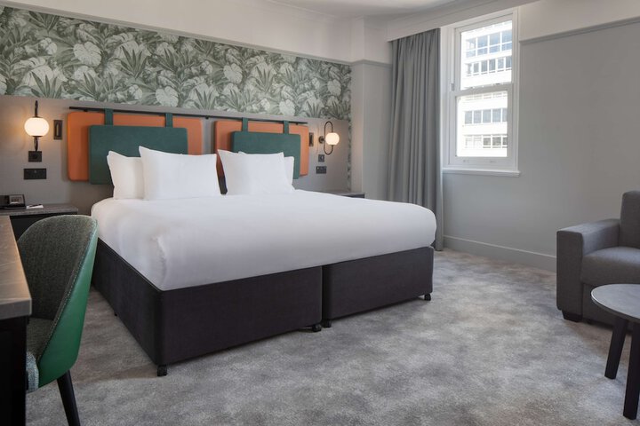 Room 75 of 182