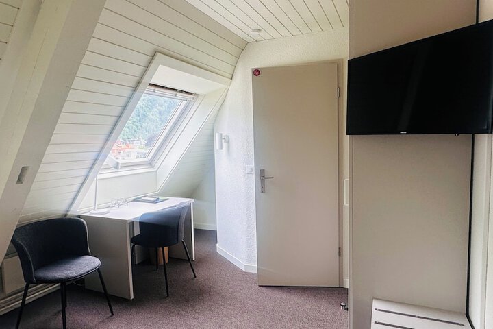 Room 14 of 37