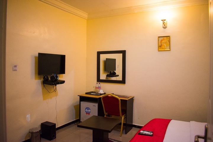 Room 36 of 68