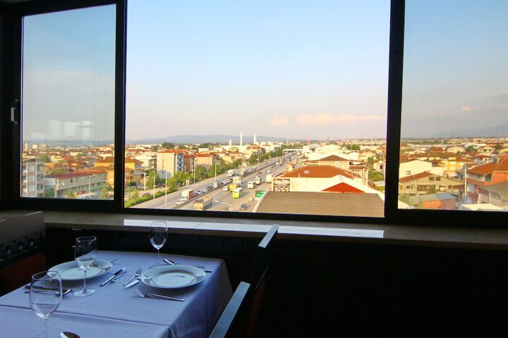 Dining 37 of 45