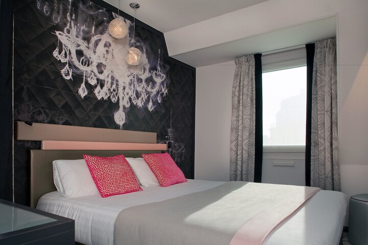 Room 21 of 93