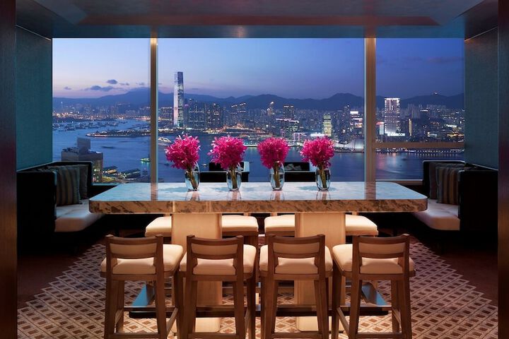 Lounge 60 of 62