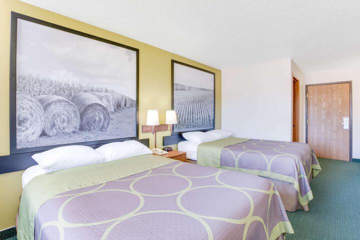 2 Double Beds (5 of 5)