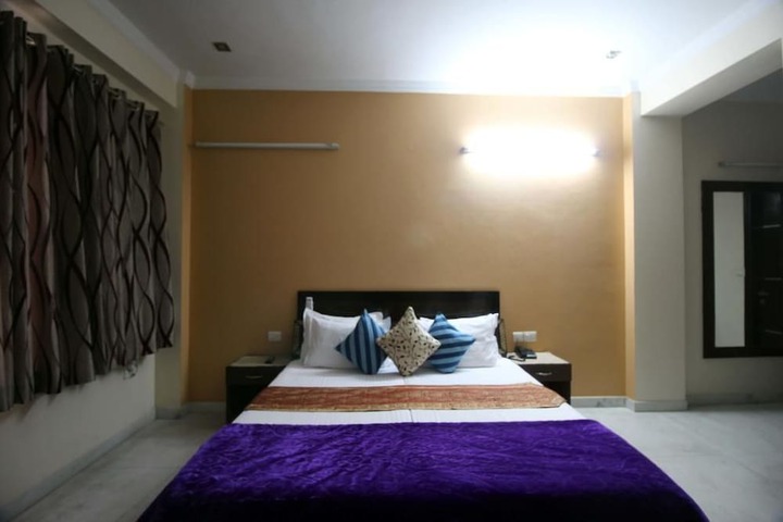 Room 5 of 14