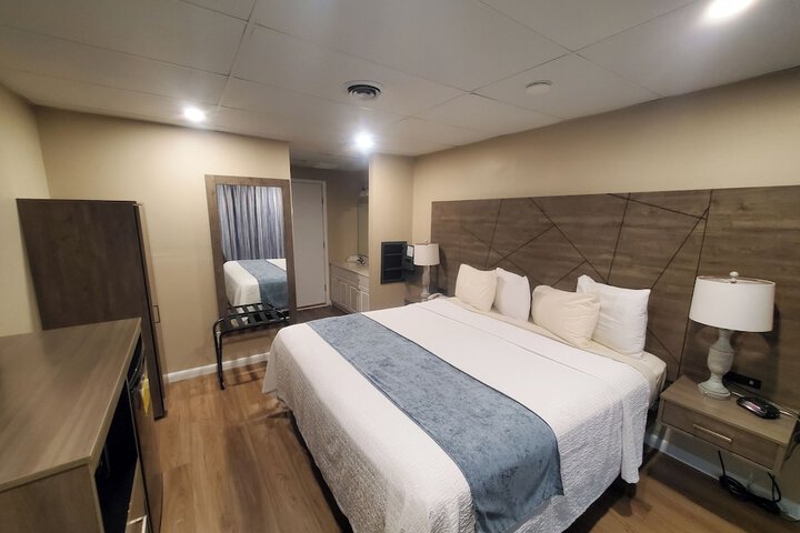 Room 6 of 44