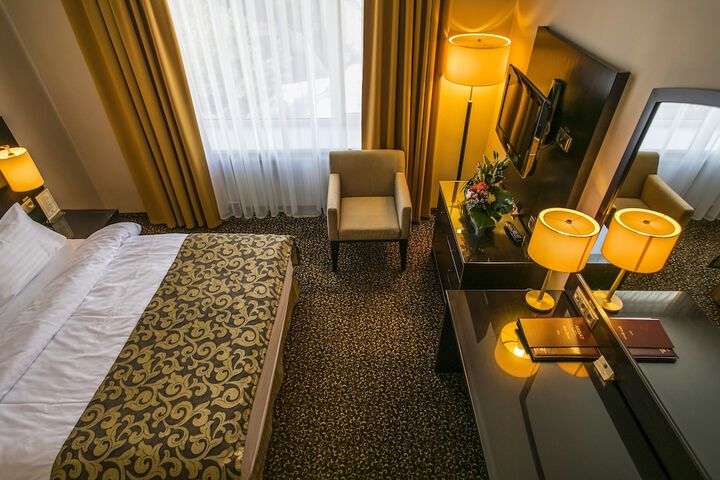 Room 42 of 84