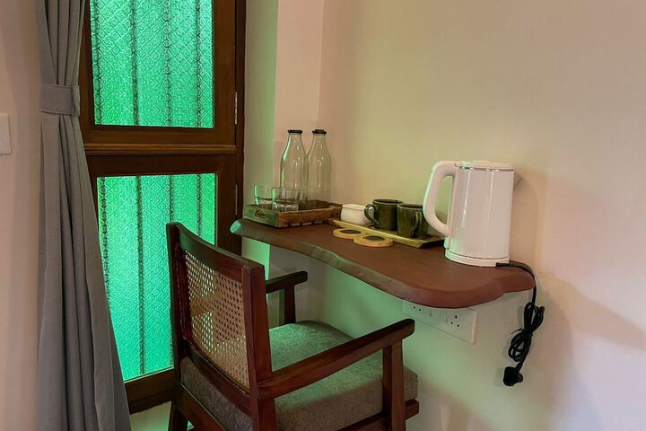 Room 4 of 107
