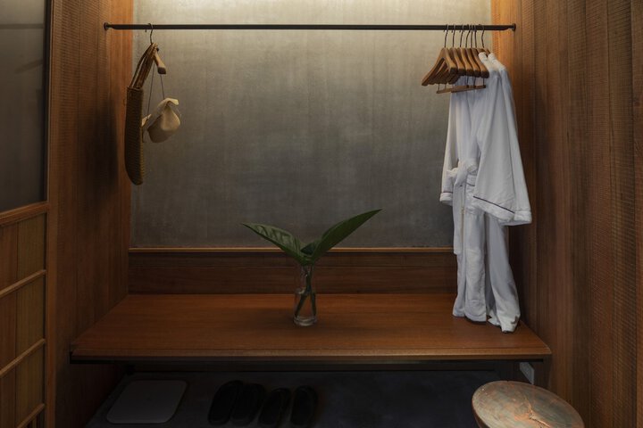 Room 20 of 35