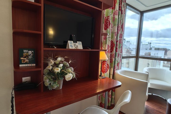 Room 52 of 84
