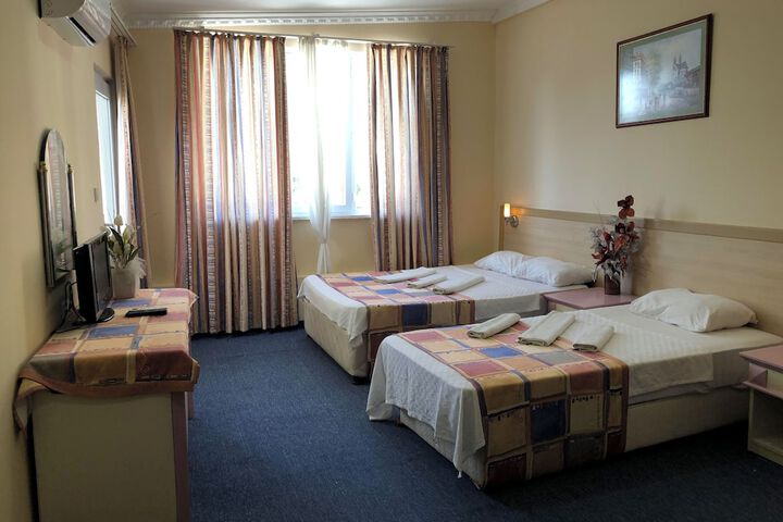 Room 5 of 17