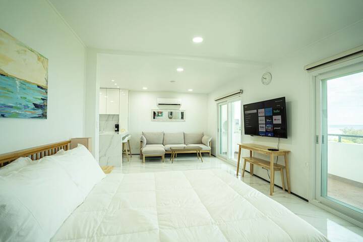 Room 3 of 21