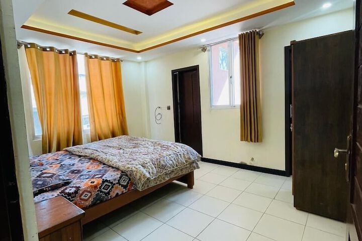 Room 10 of 20