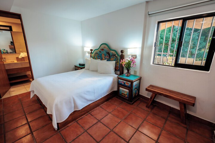 Room 43 of 102
