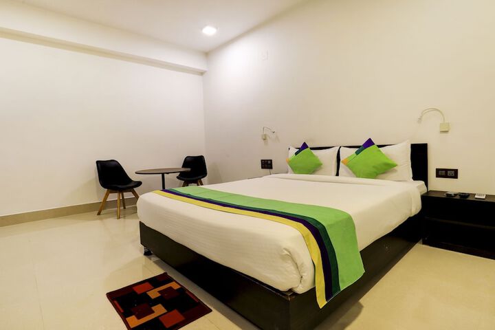 Room 17 of 34