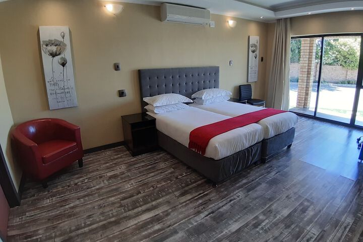 Room 4 of 64