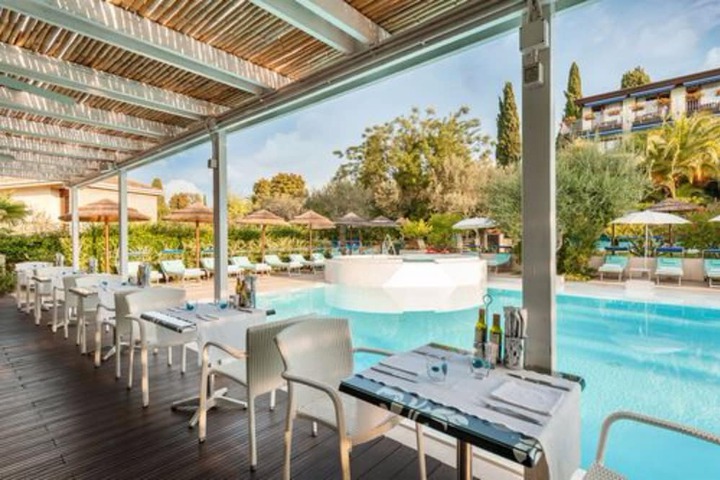 Pool 105 of 112