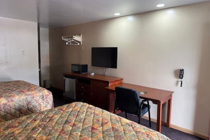 Room 3 of 20