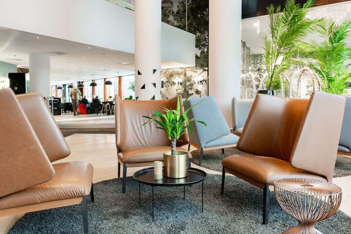 Hotel Lobby
